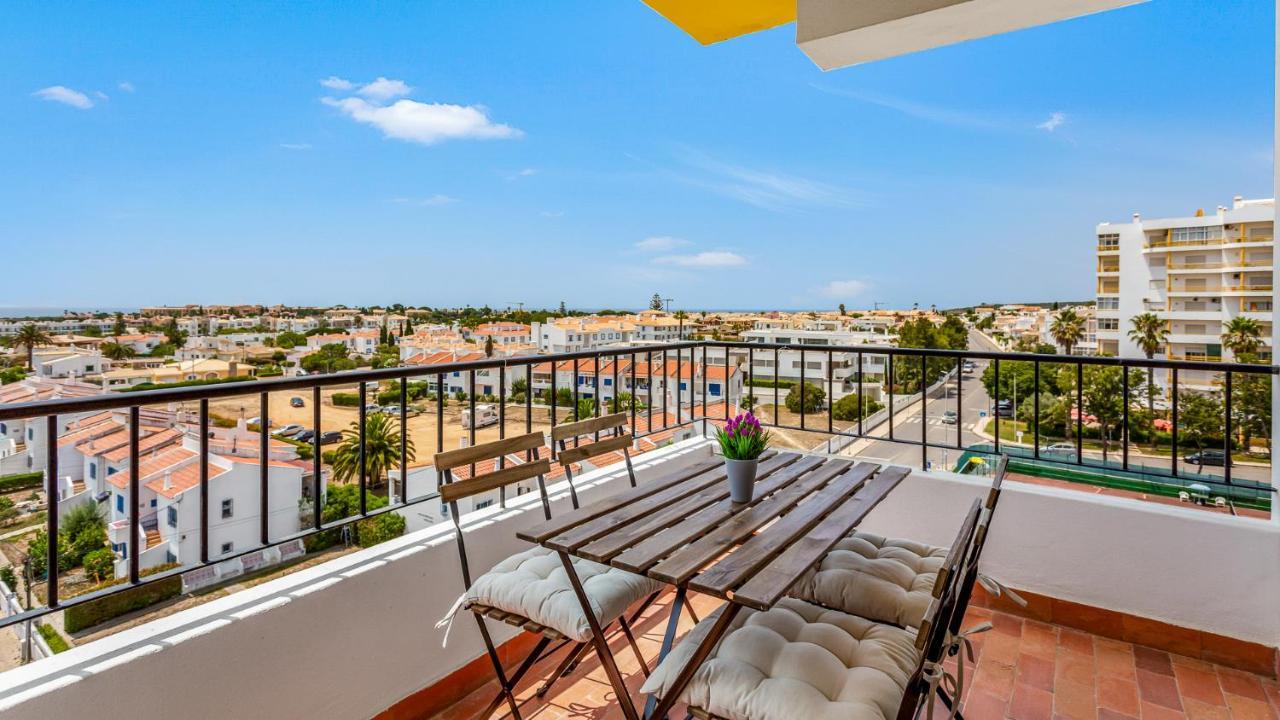 Peaceful Flat In By Lovelystay Lagos