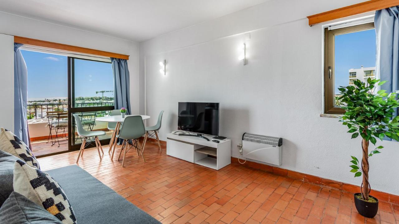 Peaceful Flat In By Lovelystay Lagos